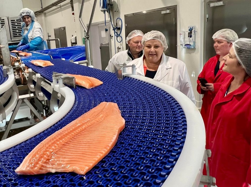 Former-PM-Erna-Solberg-at-First-seafoods-Oslo-plant-181oqtj3h